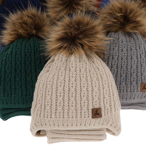 Set de iarnă pentru băieți: Căciulă și fular circular albastru marin cu pompon Pago