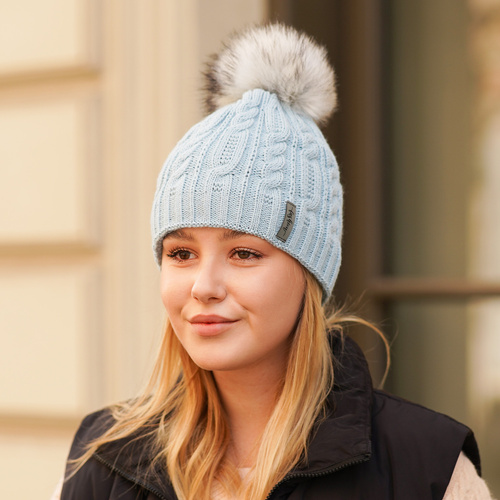 Căciulă de iarnă pentru femei camel cu pompon Mirka