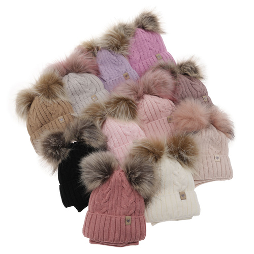 Set de iarnă pentru fete: căciulă și fular circular negru cu 2 pompoane Amala