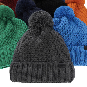 Căciulă de iarnă pentru băieți gri cu pompon Polins