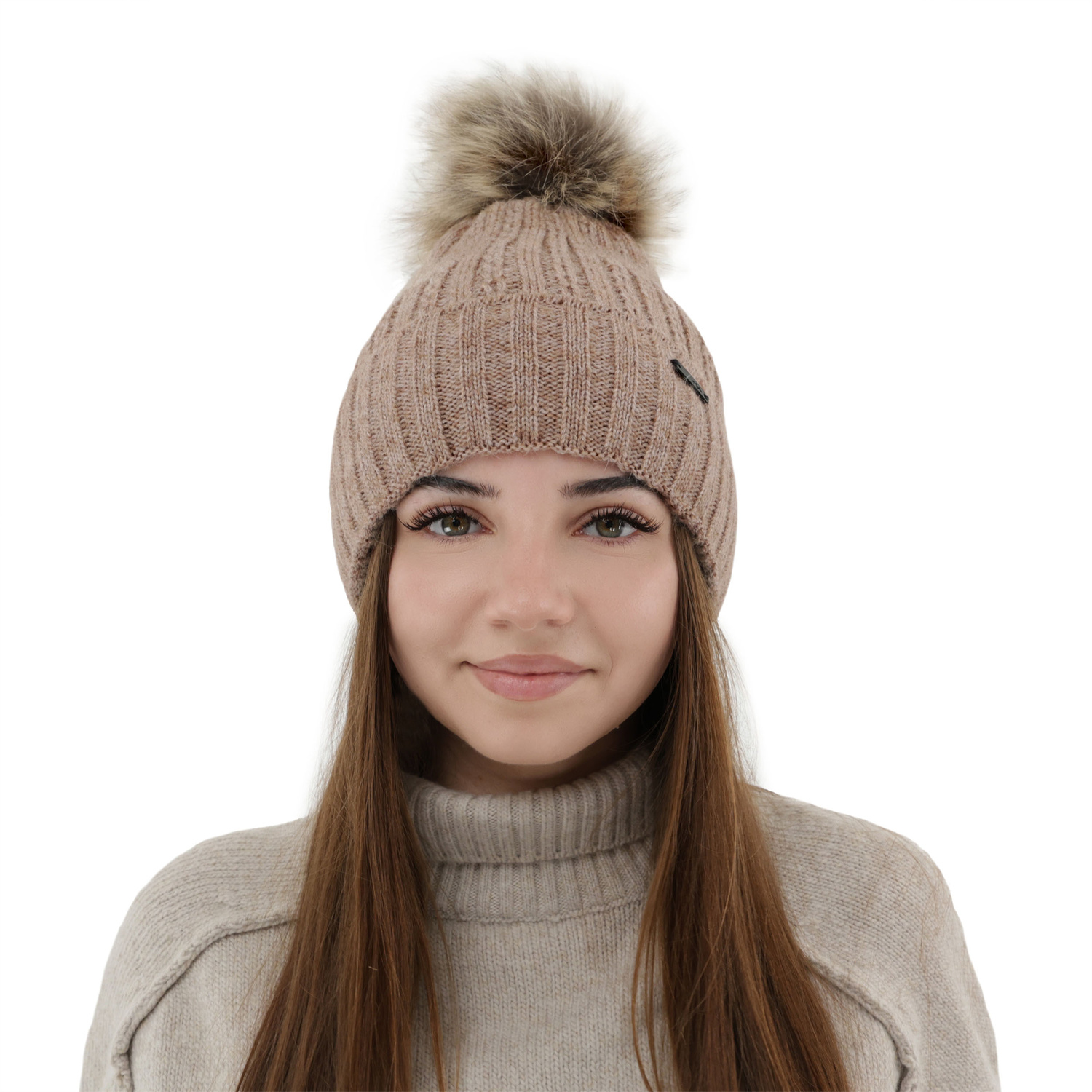 Căciulă de iarnă pentru femei bej cu pompon Karizma