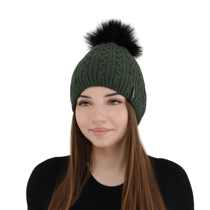 Căciulă de iarnă pentru femei verde cu pompon Xena
