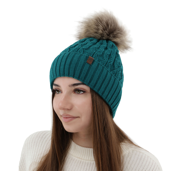 Căciulă de iarnă pentru femei verde cu pompon Katty