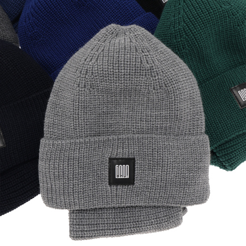 Set de iarnă pentru băieți: Căciulă și fular circular negru Amadeo