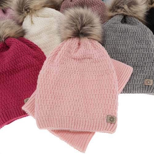 Set de iarnă pentru fete: căciulă și fular circular bleu cu pompon Germina