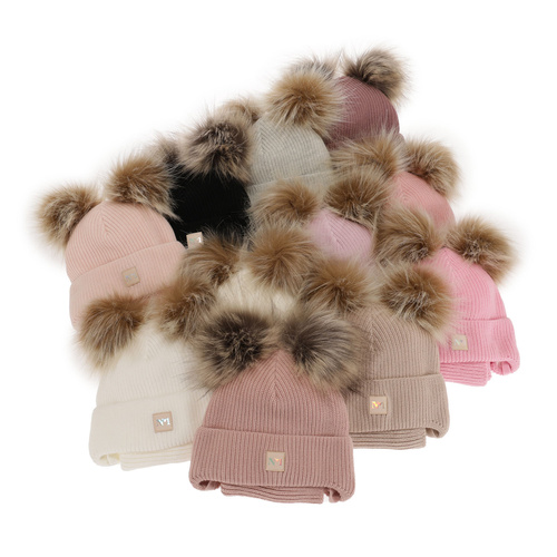 Set de iarnă pentru fete: căciulă și fular circular negru cu 2 pompoane Kiara