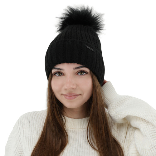 Căciulă de iarnă pentru femei bej cu pompon Karizma