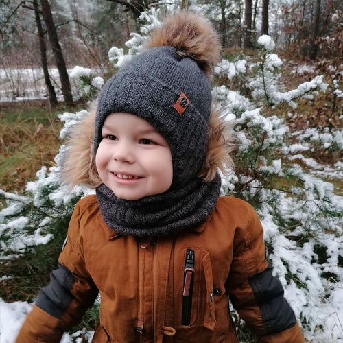 Set de iarnă pentru băieți: Căciulă și fular circular gri cu pompon Dominik