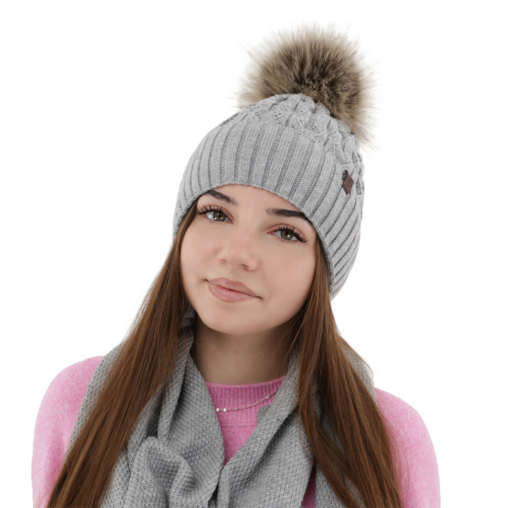 Căciulă de iarnă pentru femei gri cu pompon Katty