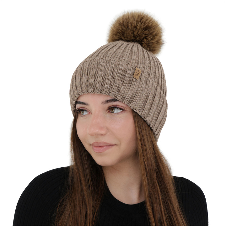 Căciulă de iarnă pentru femei, ciemnobeżowa, cu lână merino, Zamira