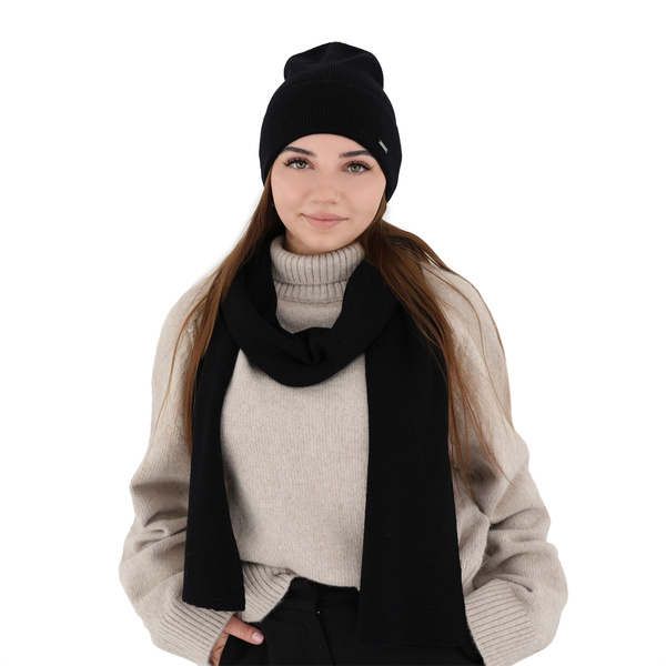 Set de primăvară- iarnă pentru femei: căciulă și eșarfă negru 100% lână merino extra fină Melpomena