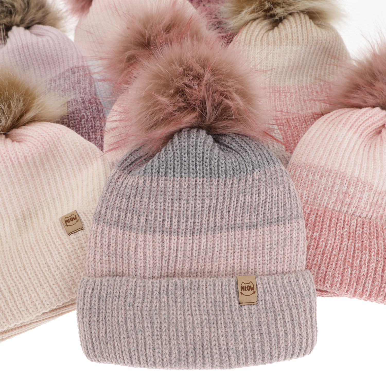 Set de iarnă pentru fete: căciulă și fular circular negru cu pompon Gimena