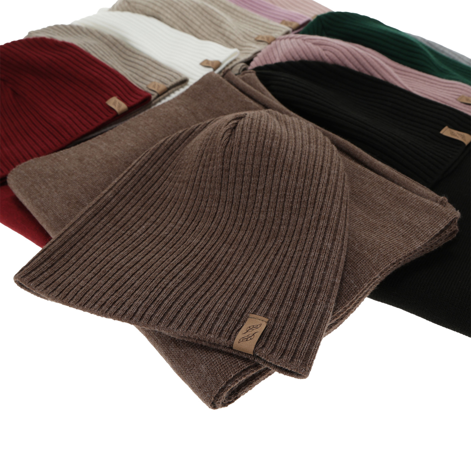 Set de iarnă pentru femei: căciulă și fular, roz, Fena