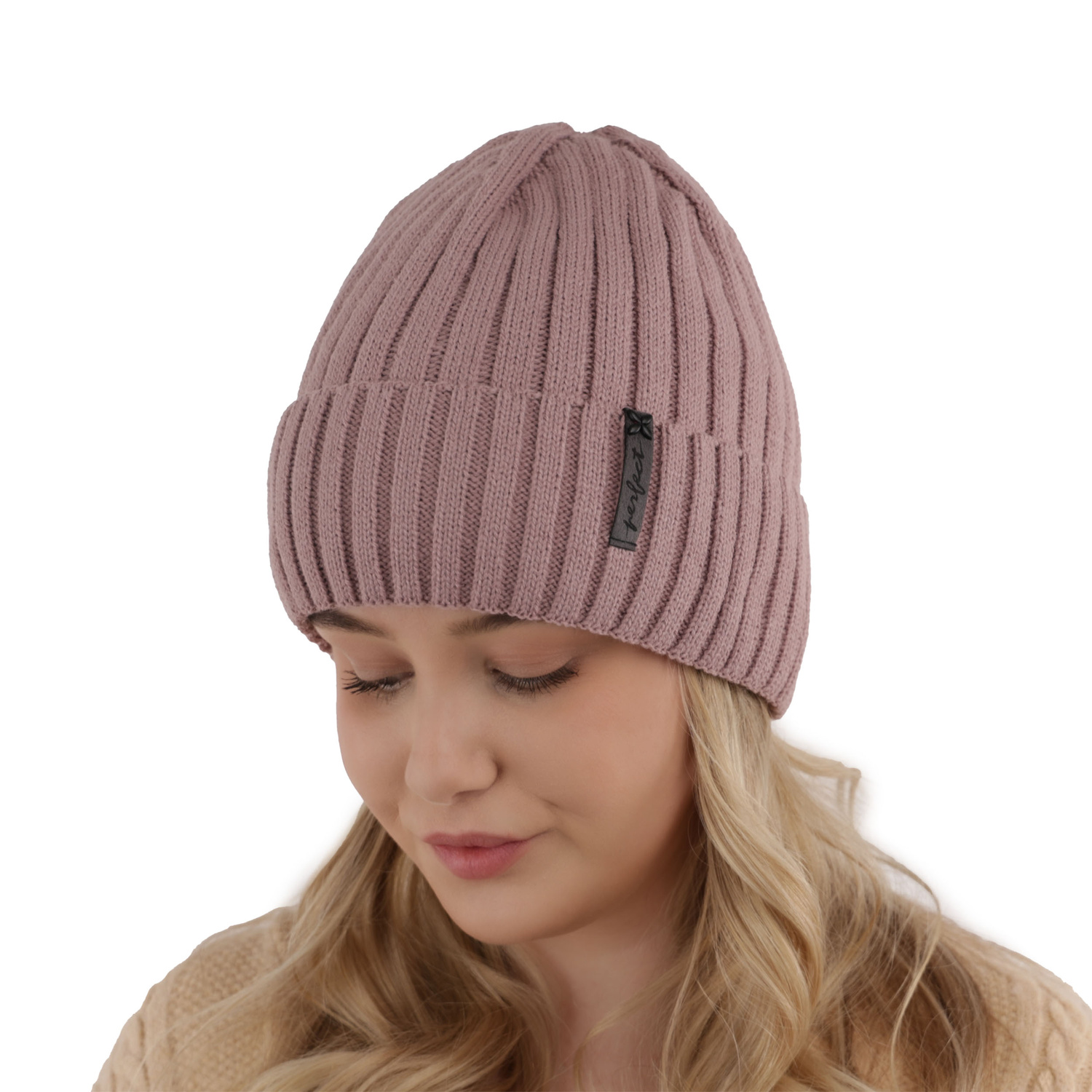 Căciulă de iarnă pentru femei neagră Parisa