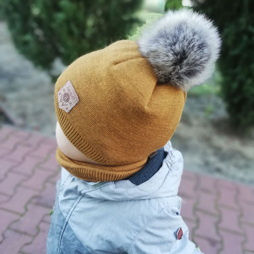 Set de iarnă pentru băieți: Căciulă și fular circular albastru cu pompon Apolin 