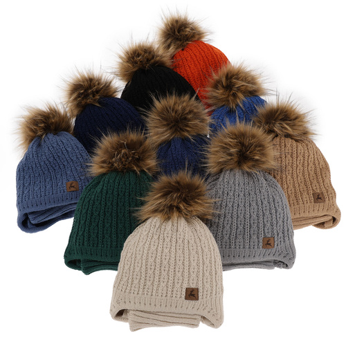 Set de iarnă pentru băieți: Căciulă și fular circular verde cu pompon Pago