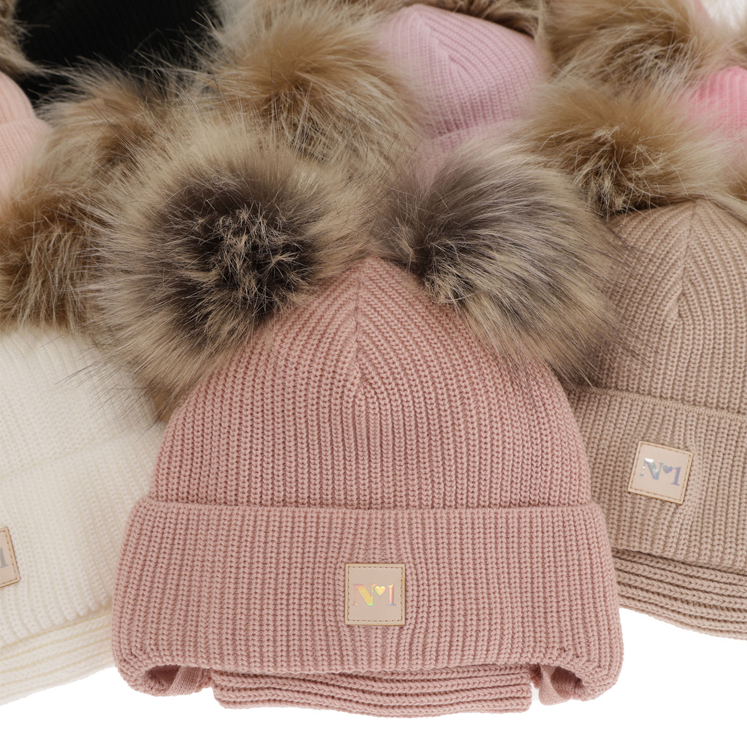 Set de iarnă pentru fete: căciulă și fular circular negru cu 2 pompoane Kiara