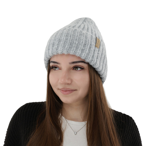 Caciula de iarna pentru femei ecru din lână merino Caro