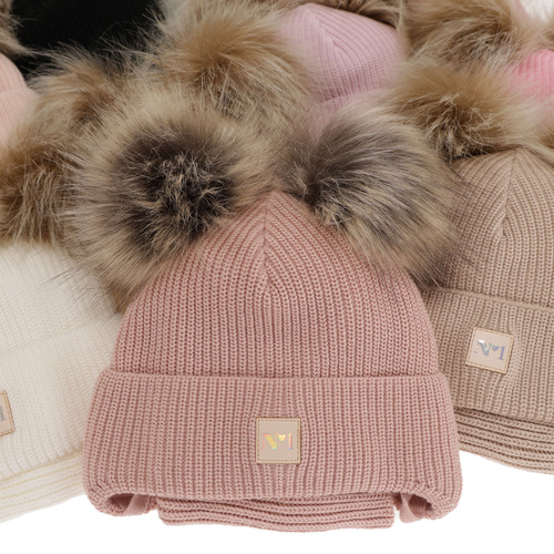 Set de iarnă pentru fete: căciulă și fular circular negru cu 2 pompoane Kiara