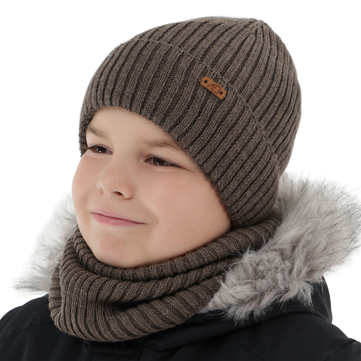Set de iarnă pentru băieți: Căciulă și fular circular din lână merino maro Palermo